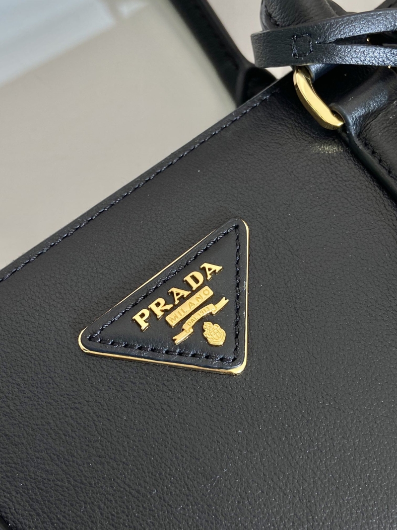 Pra*a top handle bags